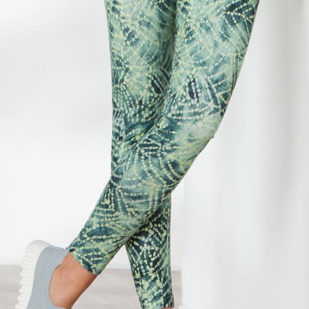 SOFT SURROUNDINGS HAVE TO HAVE LEGGINGS IN OCEANIC PRINT SIZE PETITE LARGE